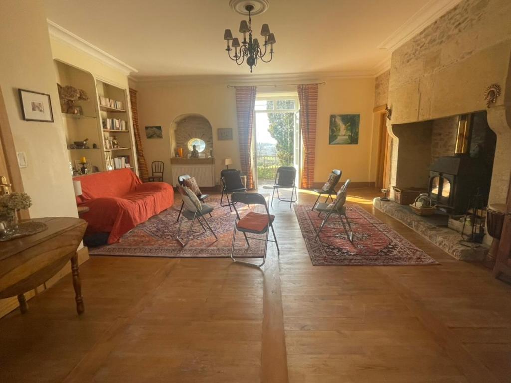 Maison De La Source Génis エクステリア 写真